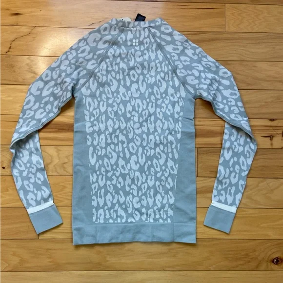 Sweaty Betty Leopard Jacquard Base Layer Top Womens Sz XS (0-2) Blue - Picture 7 of 10